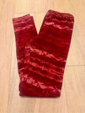 Women’s Deep Red Patterned Leggings